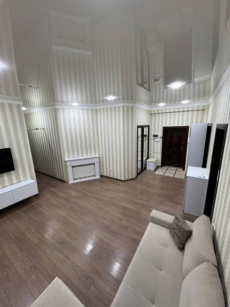 3 xonali kvartira − 90 m², 7/8 qavat