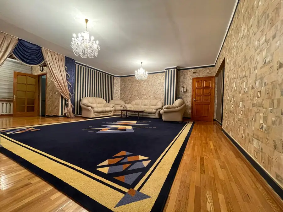 4 xonali kvartira − 150 m², 4/5 qavat