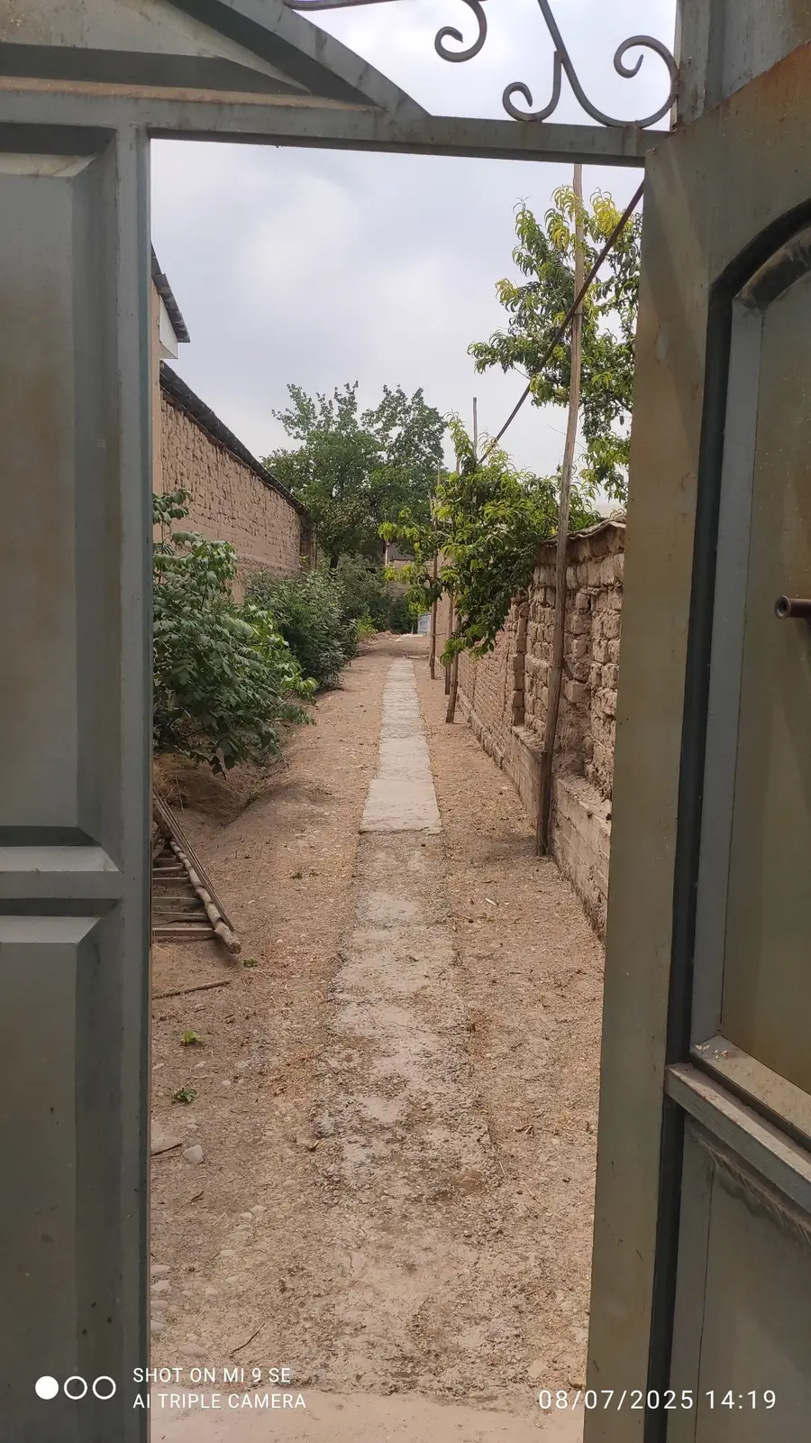 Продается участок − 4 сот.