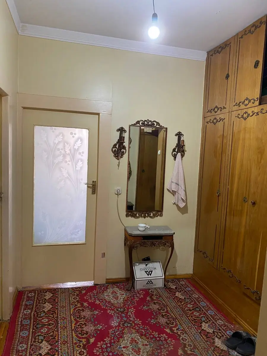 3 xonali kvartira sotiladi − 68.8 m²