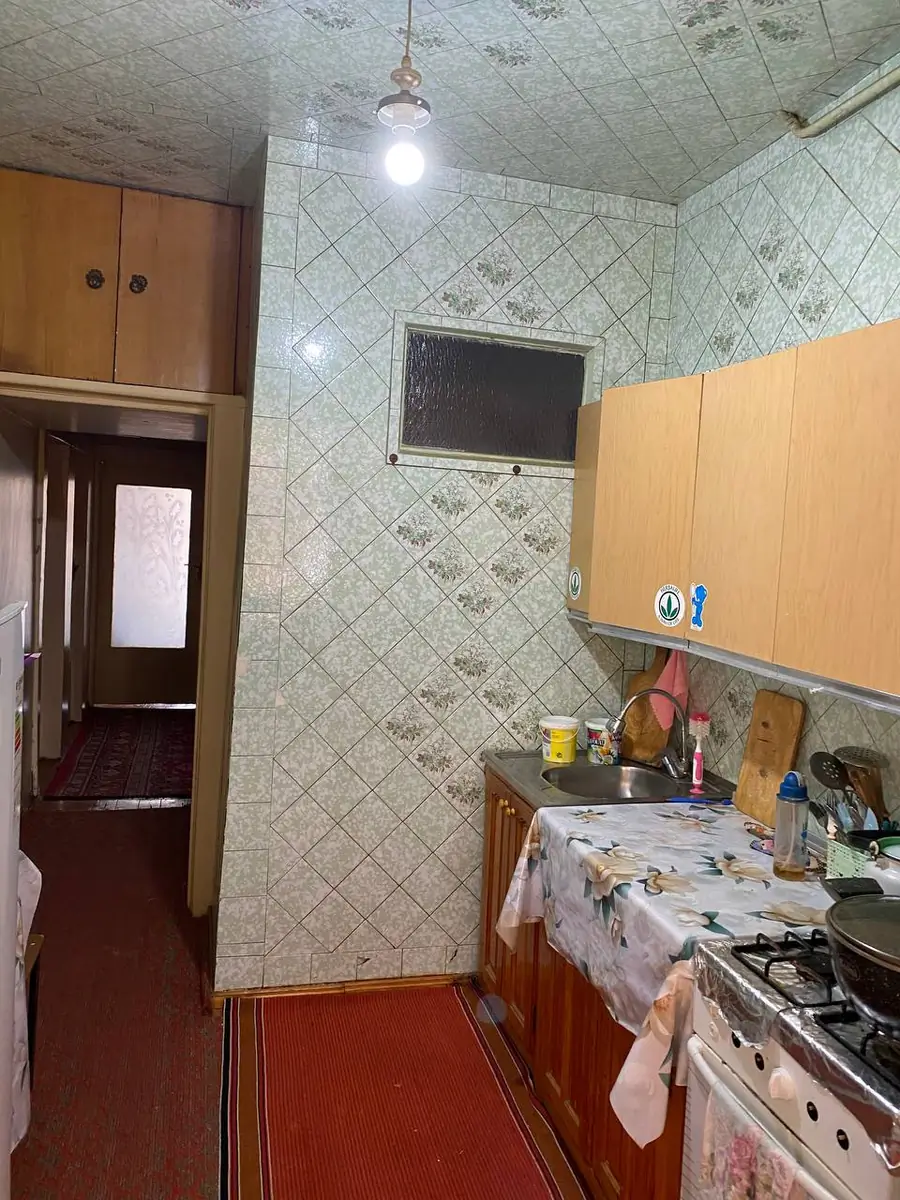 3 xonali kvartira sotiladi − 68.8 m²