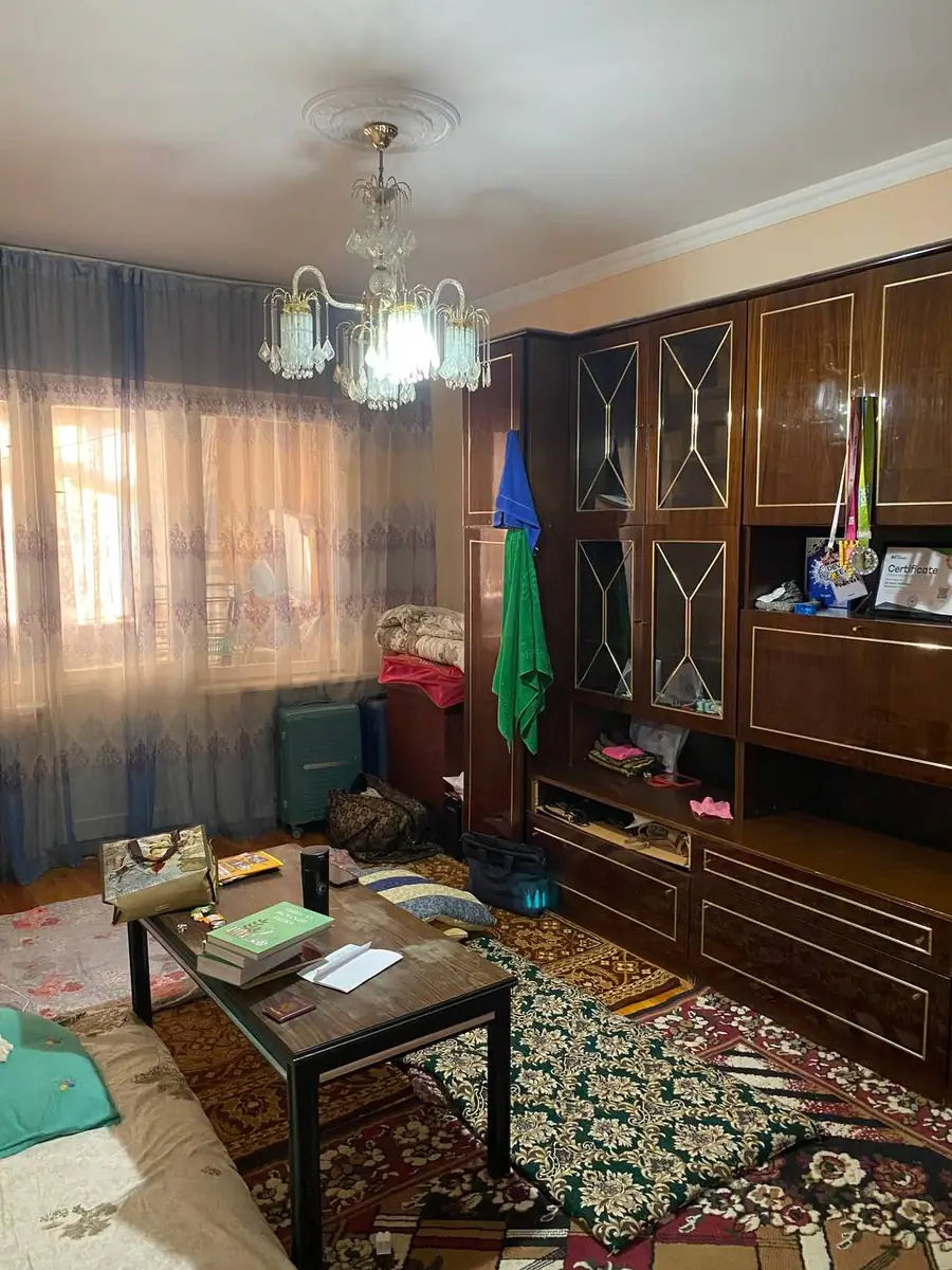 3 xonali kvartira sotiladi − 68.8 m²