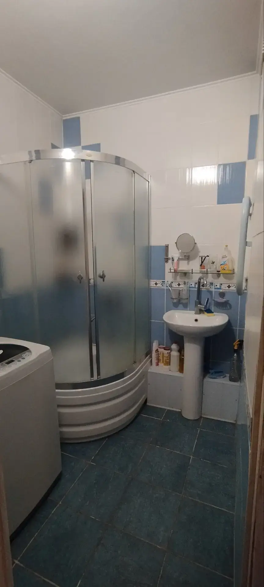 2 xonali kvartira sotiladi − 60 m²