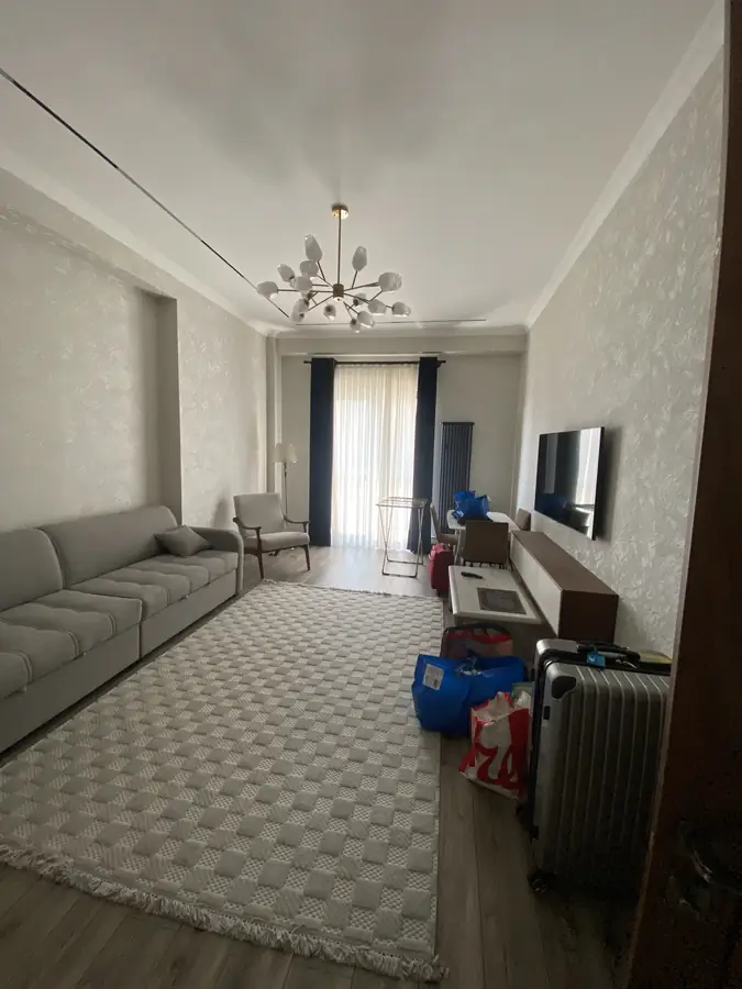 Сдается 3-комнатная квартира − 92 м²