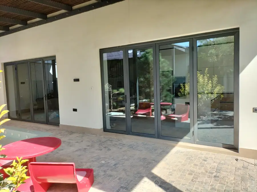 2 qavatli uy − 200 m², 4 sot.