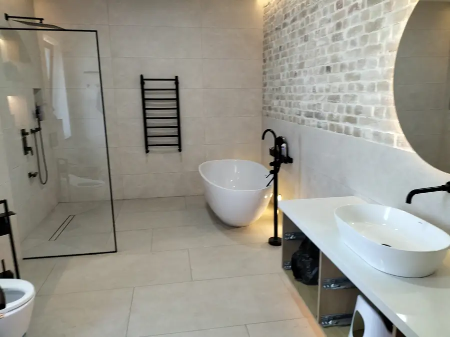 2 qavatli uy sotiladi − 200 m²