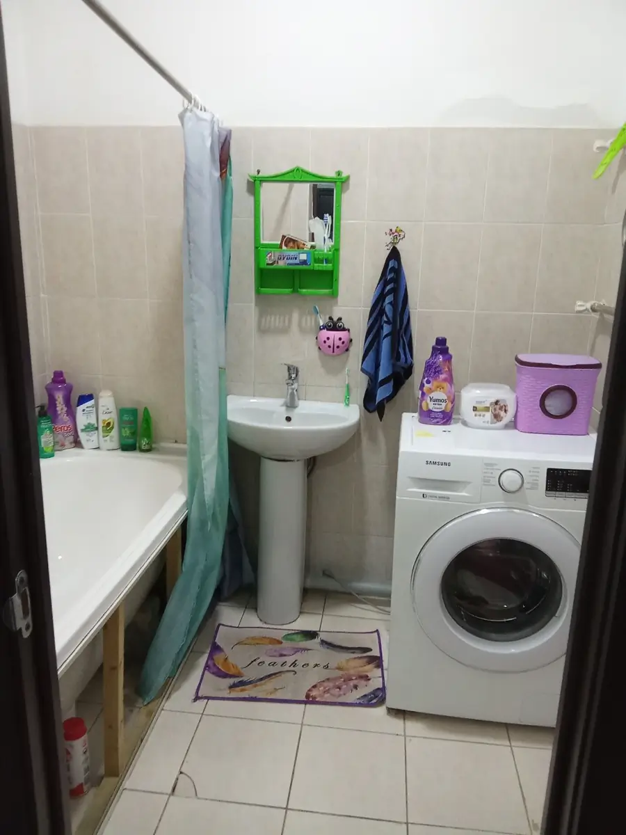 Продается 3-комнатная квартира − 74 м²