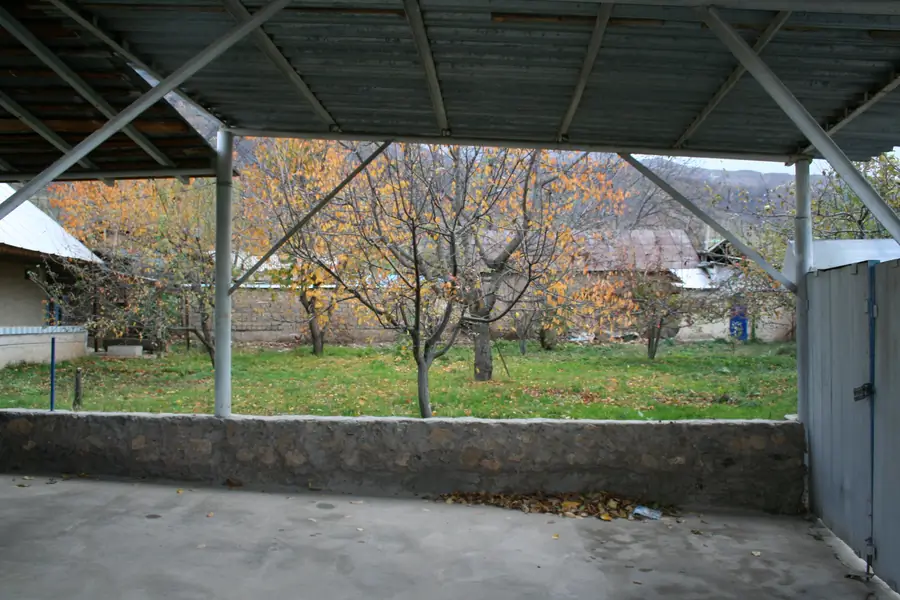 1 qavatli uy − 112.8 m², 8 sot. 