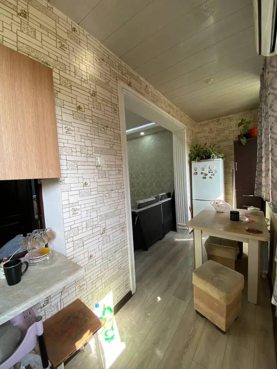 2 xonali kvartira sotiladi − 50 m²