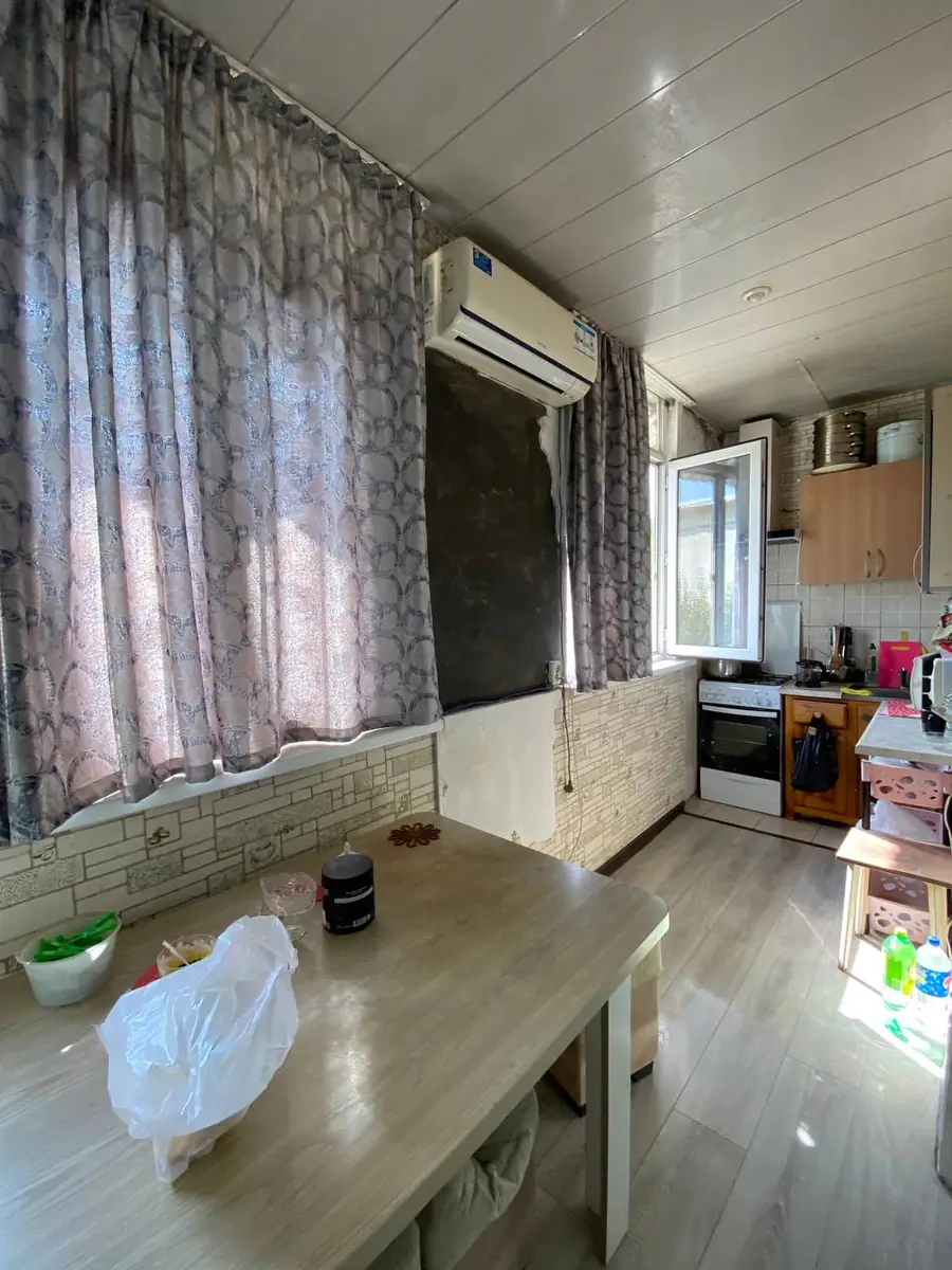 2 xonali kvartira sotiladi − 50 m²