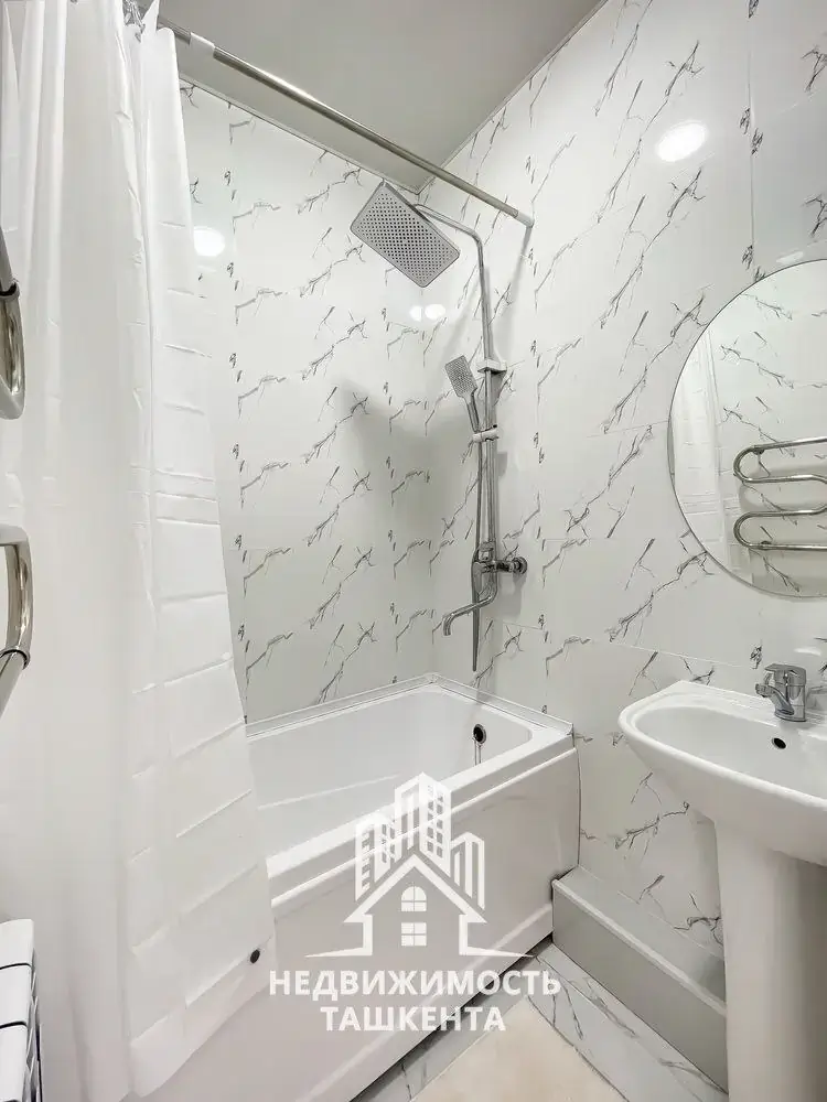 Продается 3-комнатная квартира − 70 м²