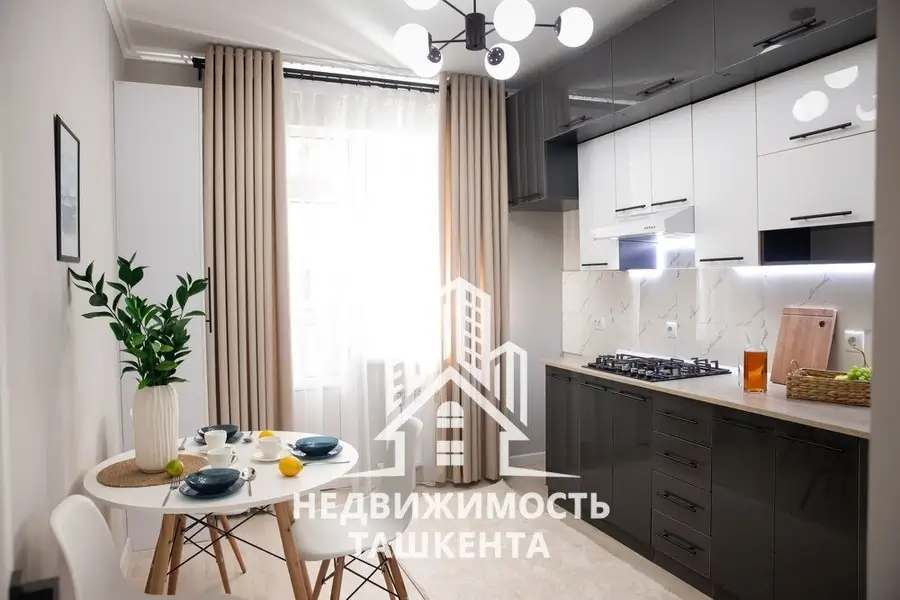 Продается 3-комнатная квартира − 70 м²