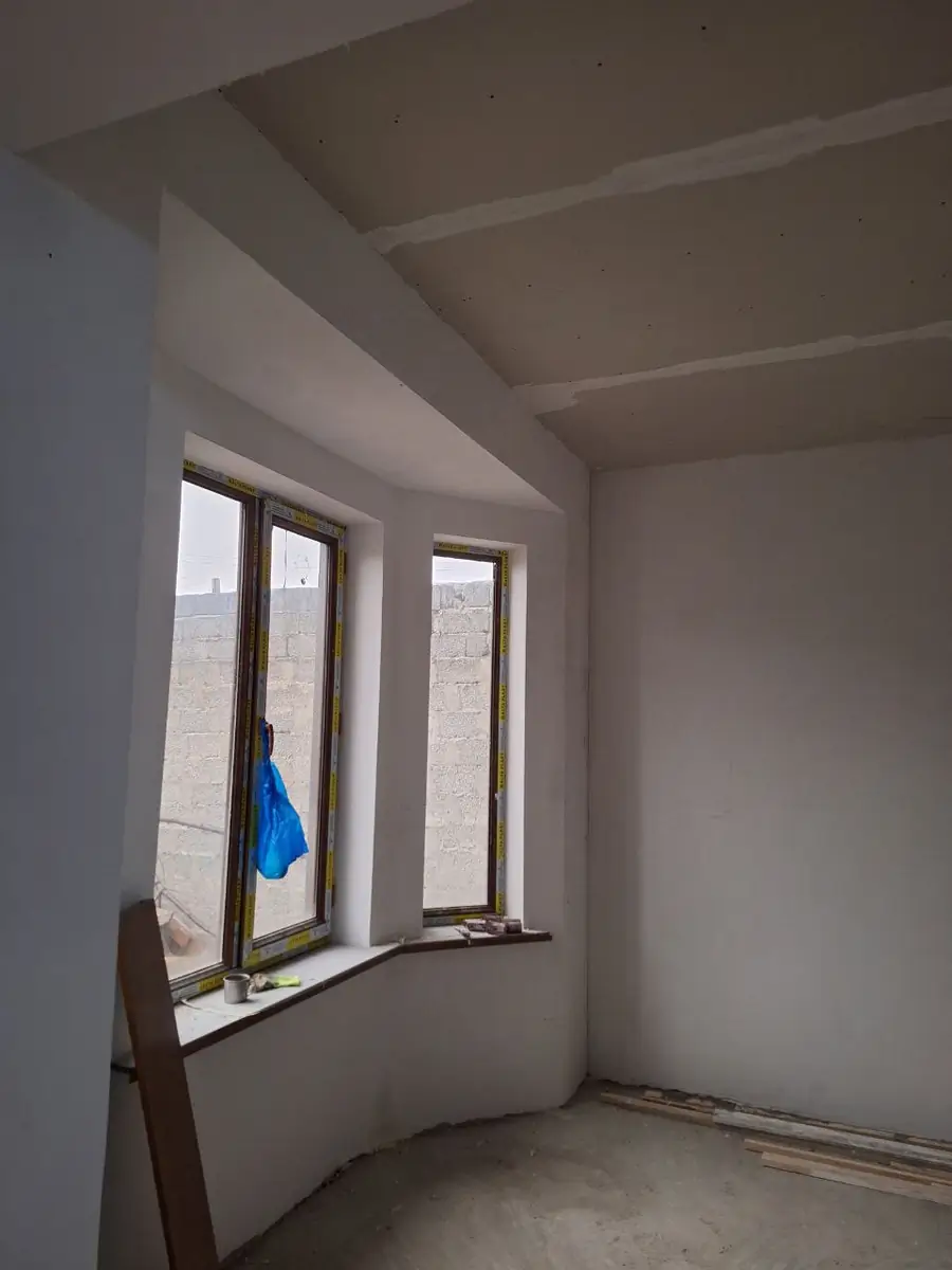 2 qavatli uy sotiladi − 240 m²