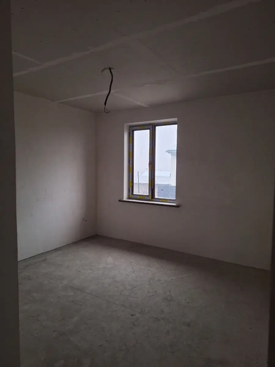 2 qavatli uy sotiladi − 240 m²