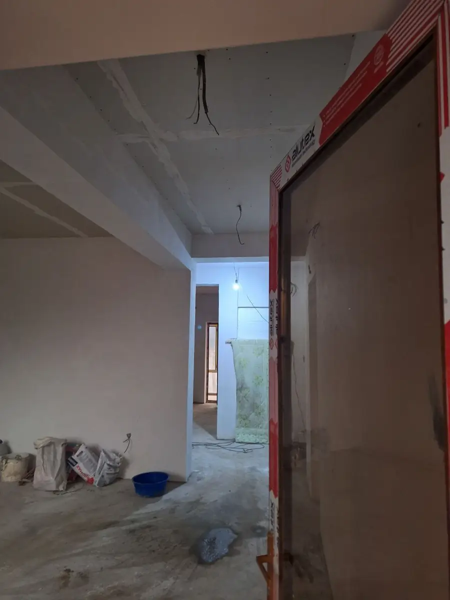 2 qavatli uy − 240 m², 3 sot. 