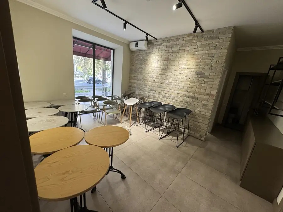 Obshepit − 64 m², 1/4 qavat