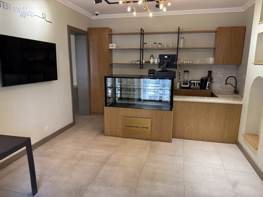 Obshepit − 64 m², 1/4 qavat