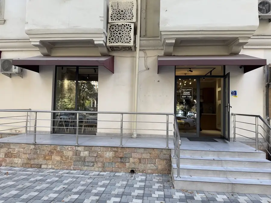 Obshepit − 64 m², 1/4 qavat