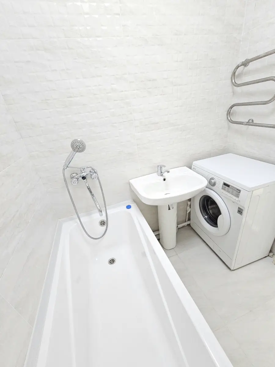 2 xonali kvartira sotiladi − 48 m²