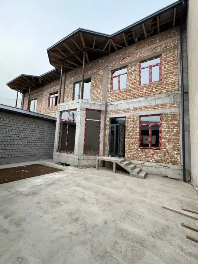 2 qavatli uy − 300 m², 1.9 sot. 