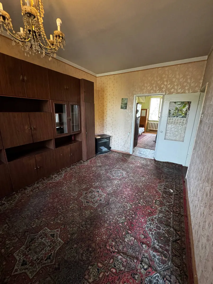 3 xonali kvartira sotiladi − 63 m²