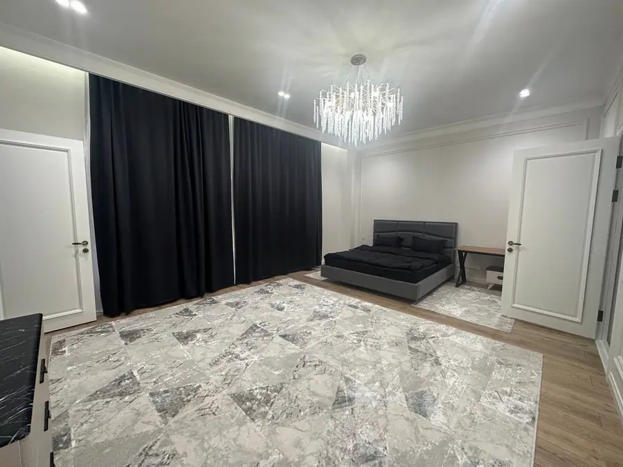 Ijaraga 3 qavatli uy − 800 m²