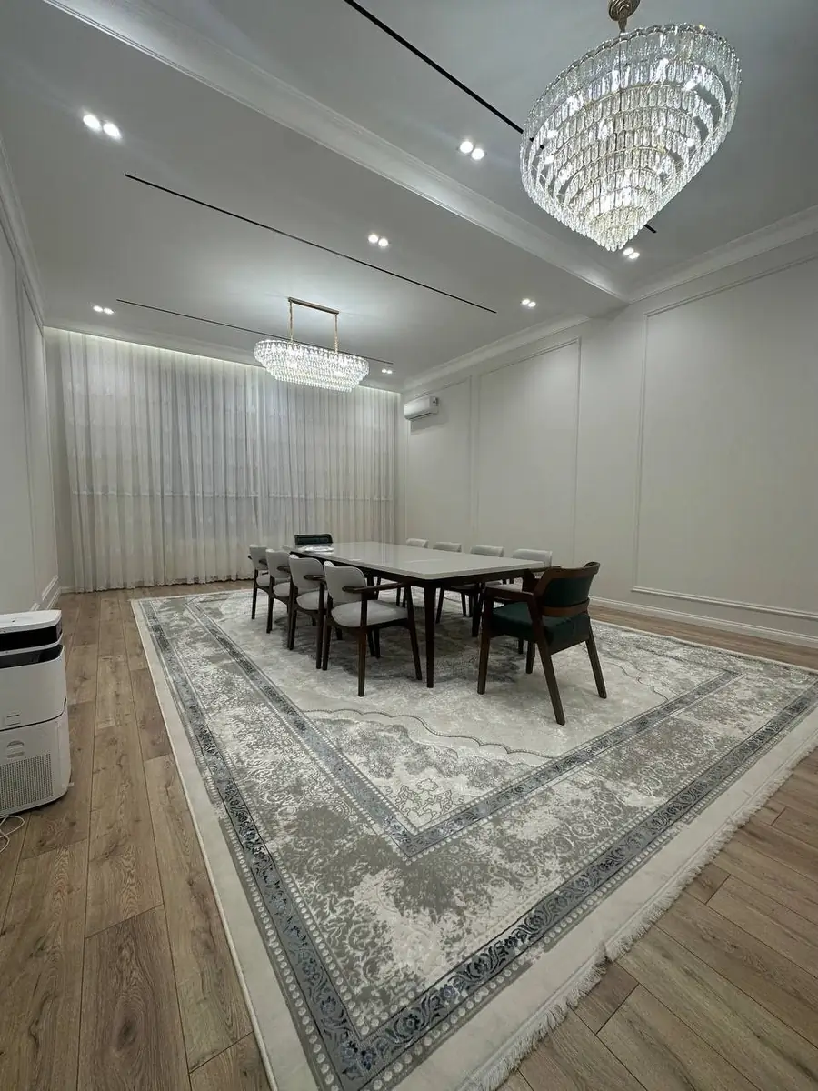 Ijaraga 3 qavatli uy − 800 m²