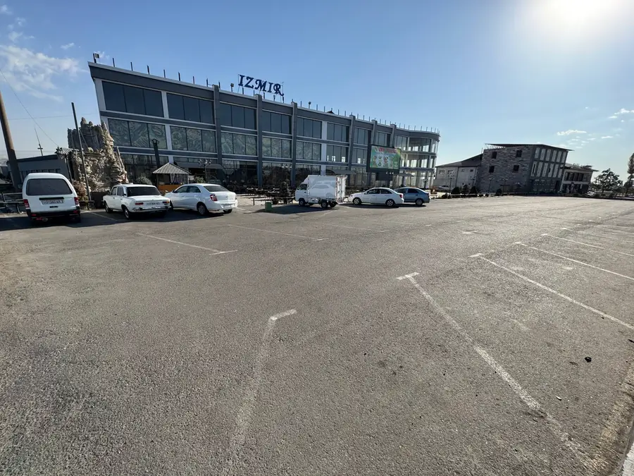 Продается коммерческая земля − 10000 сот