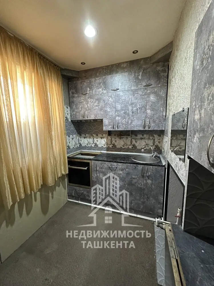 1 xonali kvartira − 42 m², 2/4 qavat