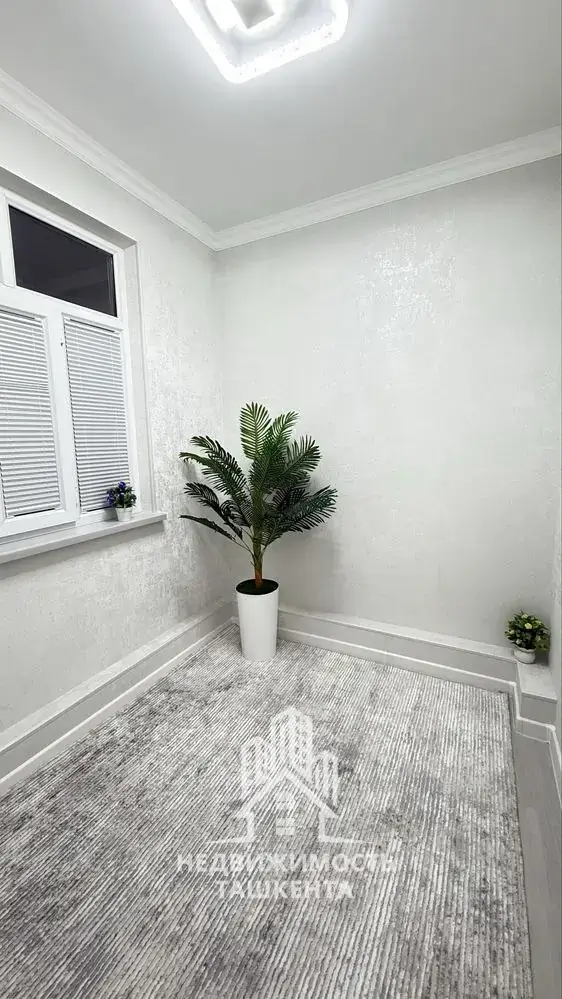 3 xonali kvartira sotiladi − 65 m²