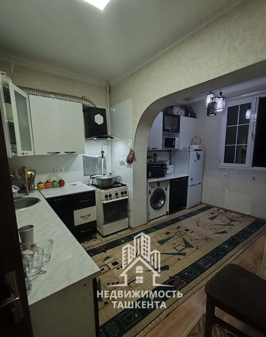 Продается 2-комнатная квартира − 59 м²