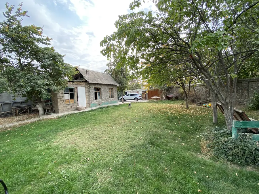 Продается участок − 6 сот.