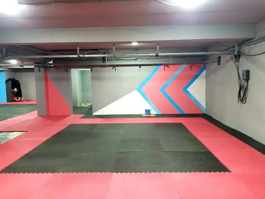 Ofis sotiladi − 300 m²