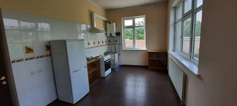 1 qavatli uy − 80 m², 6 sot. 