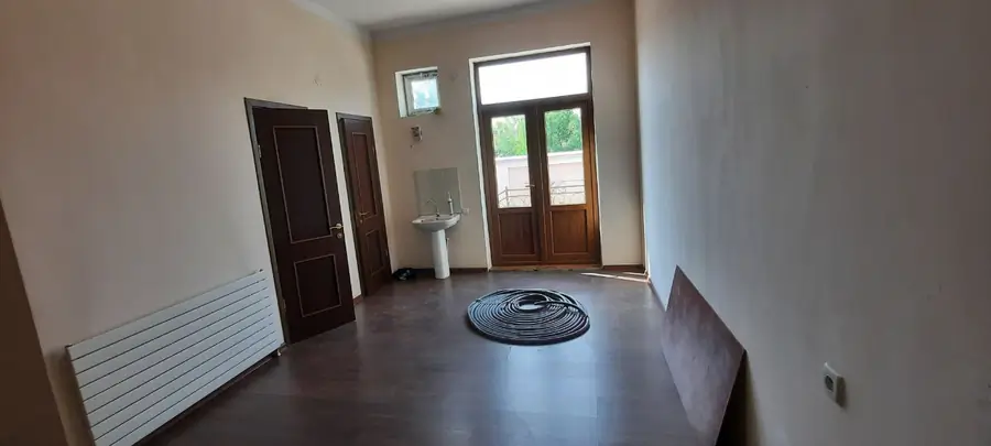 1 qavatli uy − 80 m², 6 sot. 