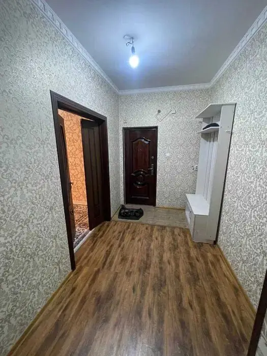 Сдается 3-комнатная квартира − 77 м²