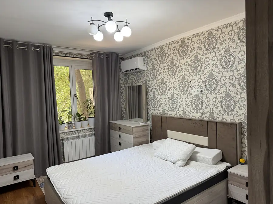 Продается 3-комнатная квартира − 65 м²