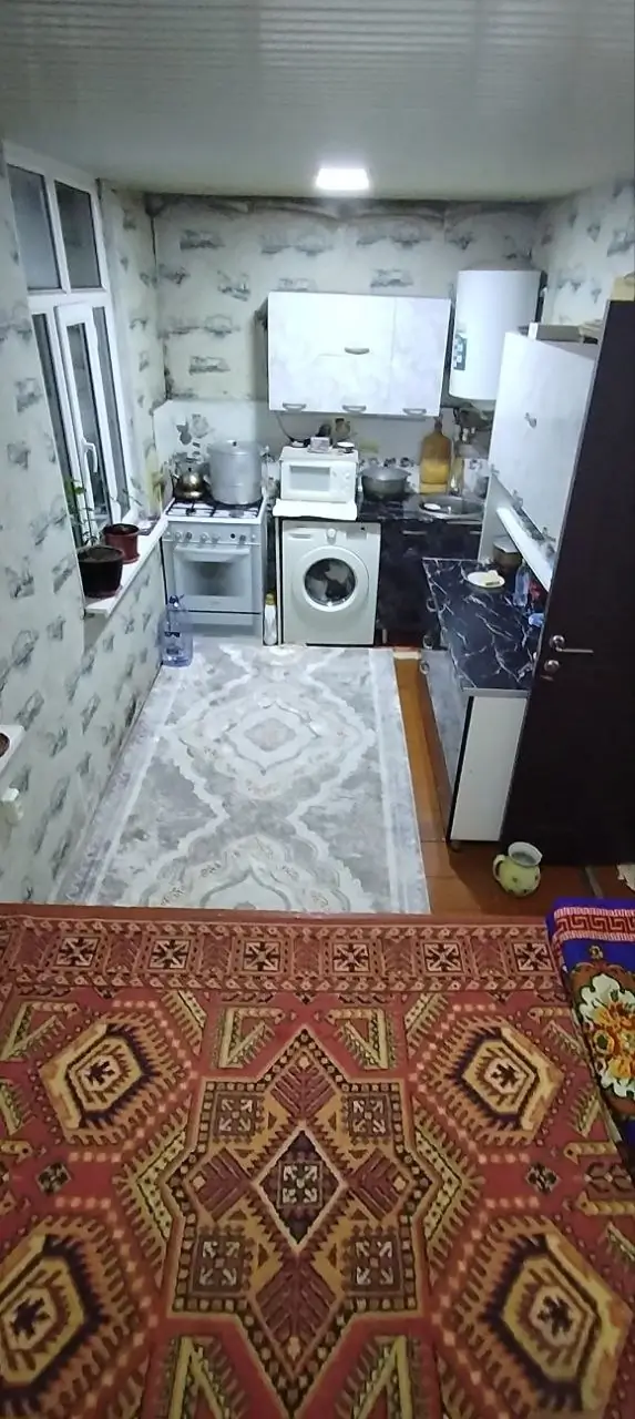 1 xonali kvartira sotiladi − 42 m²