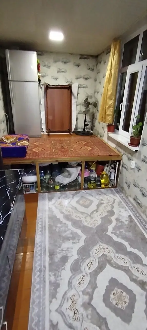 1 xonali kvartira sotiladi − 42 m²