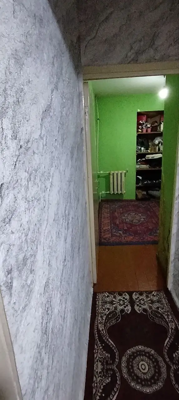 1 xonali kvartira sotiladi − 42 m²