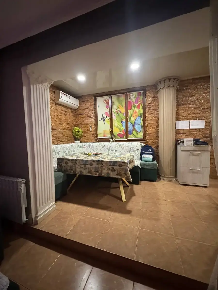 2 xonali kvartira sotiladi − 50 m²