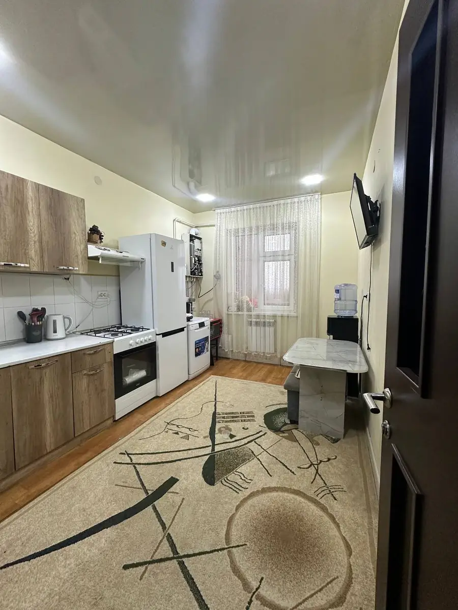 Продается 4-комнатная квартира − 103 м²