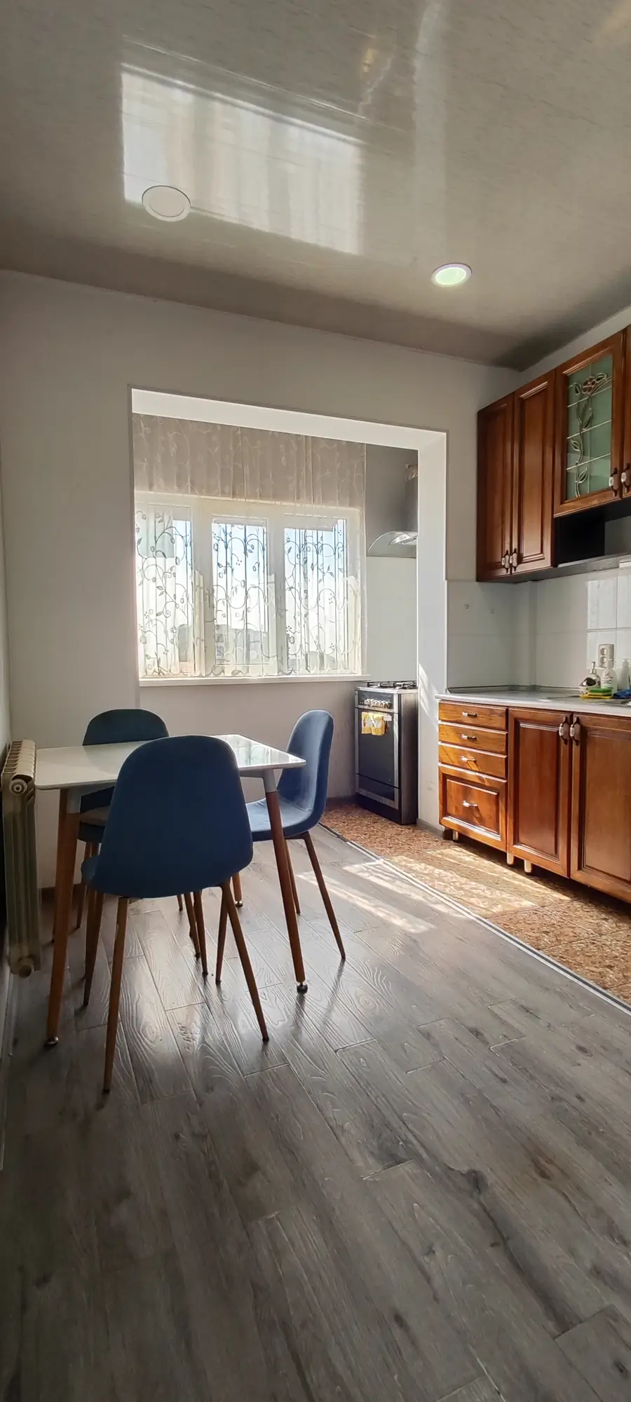 2 xonali kvartira sotiladi − 67 m²