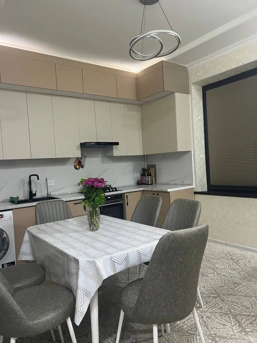 2 qavatli uy − 100 m², 1 sot. 