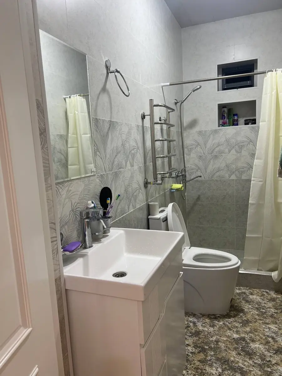 Ijaraga 2 qavatli uy − 100 m²