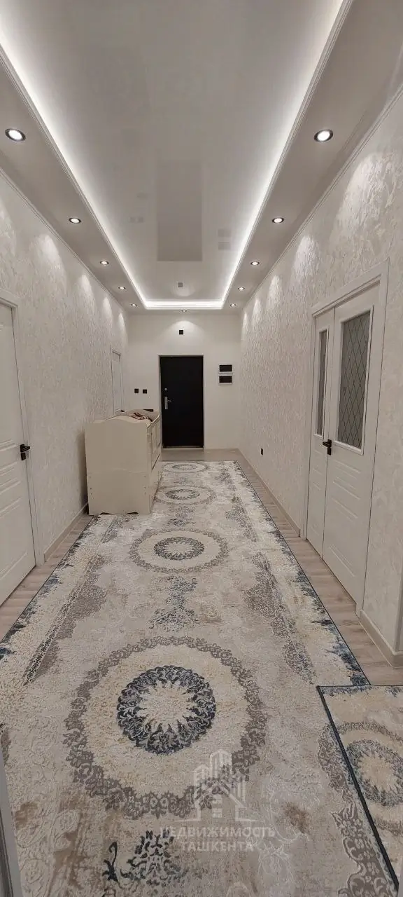 4 xonali kvartira sotiladi − 112 m²