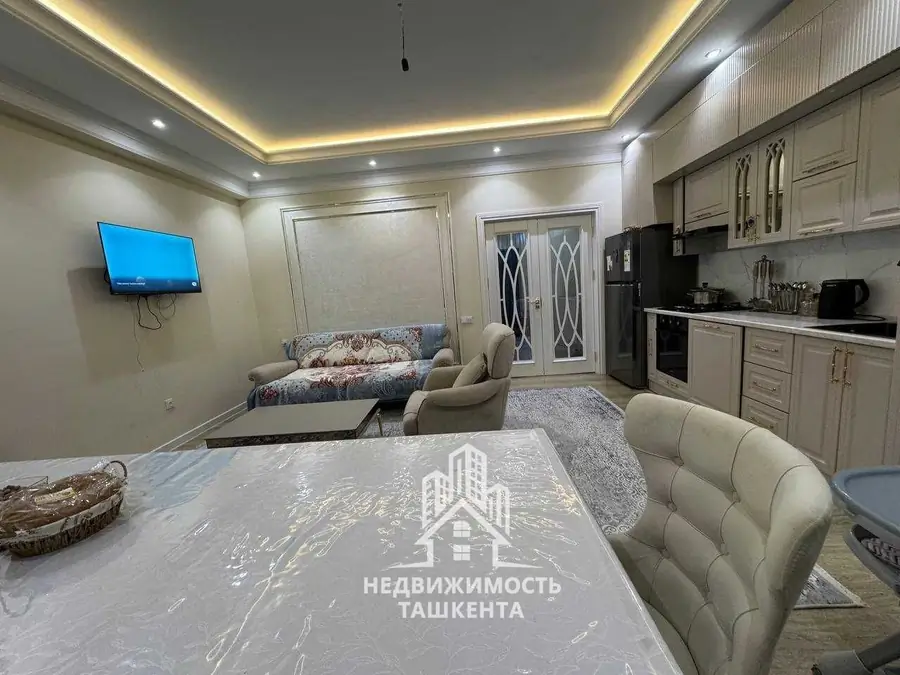 3 xonali kvartira sotiladi − 80 m²