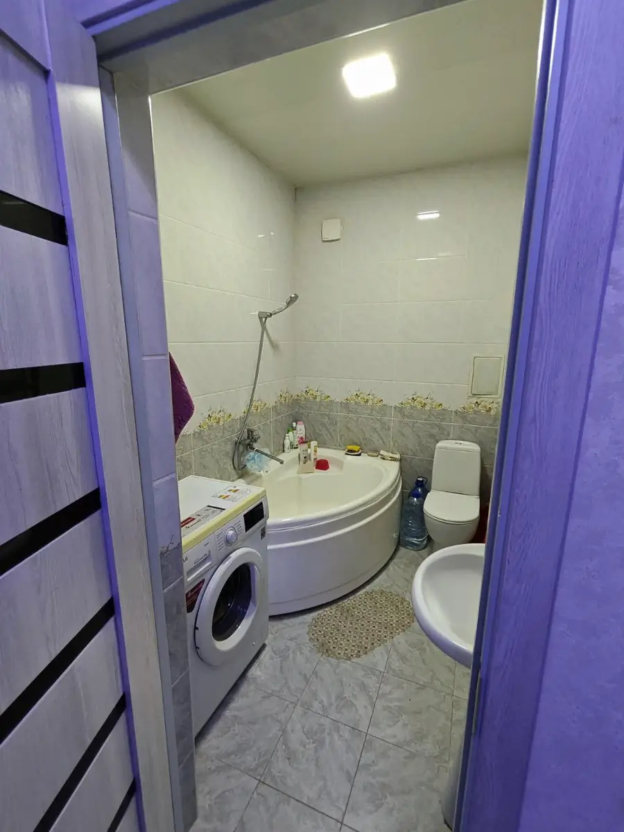 2-комнатная квартира − 74 м², 5/9 этаж