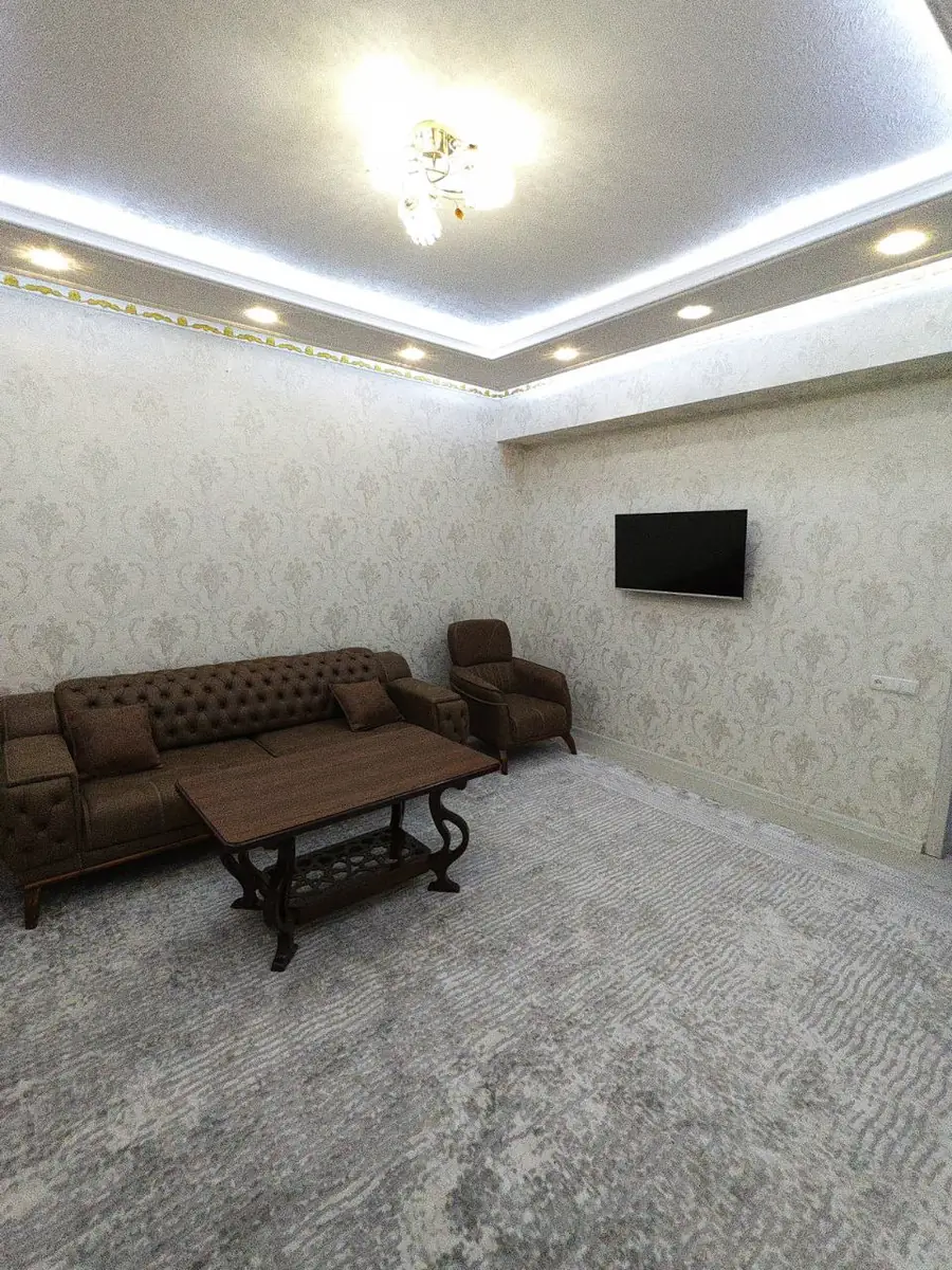 Сдается 2-комнатная квартира − 74 м²