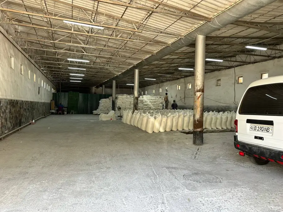 Ombor sotiladi − 900 m²